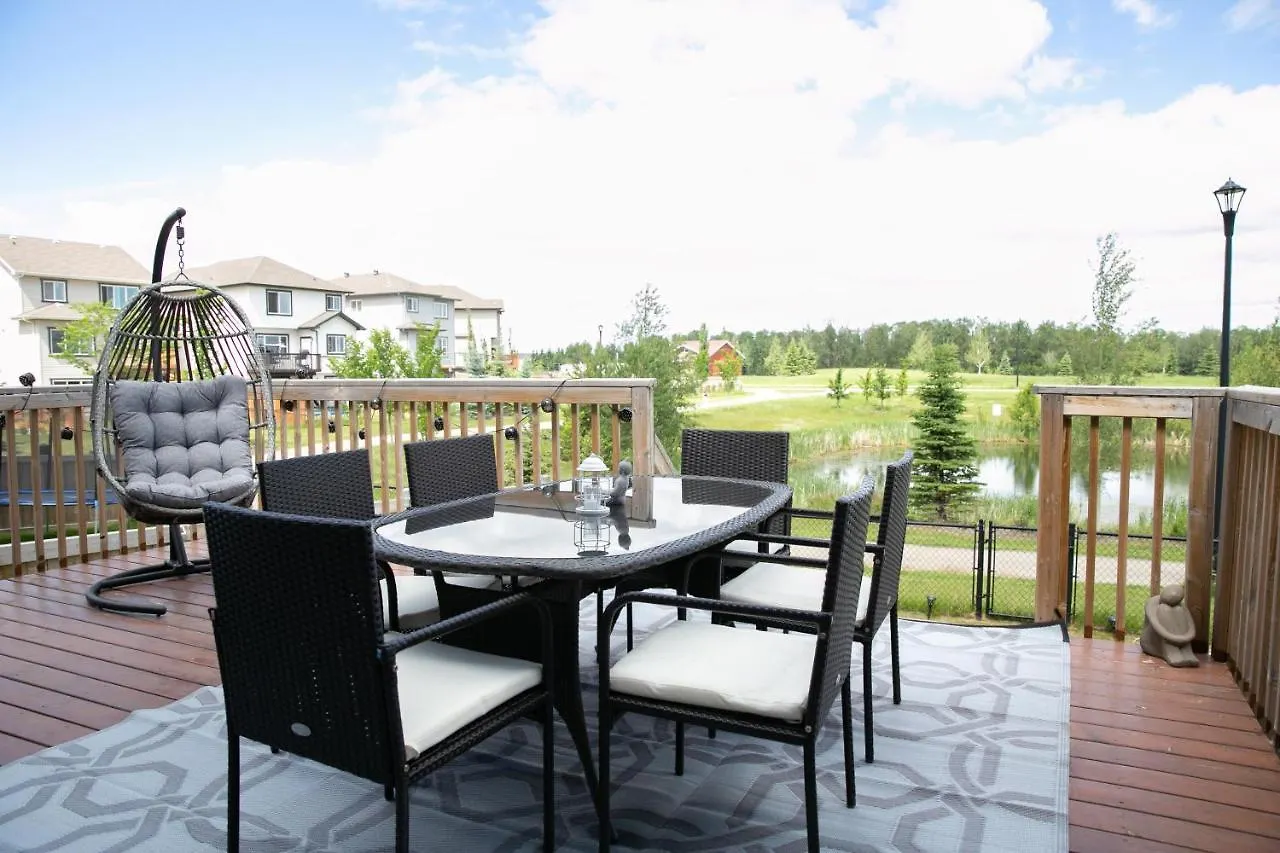 Lakeview Luxury Home - Double Garage Parking - Foosball Table - King Beds - Fast Wi-Fi -Free Netflix Edmonton Kanada